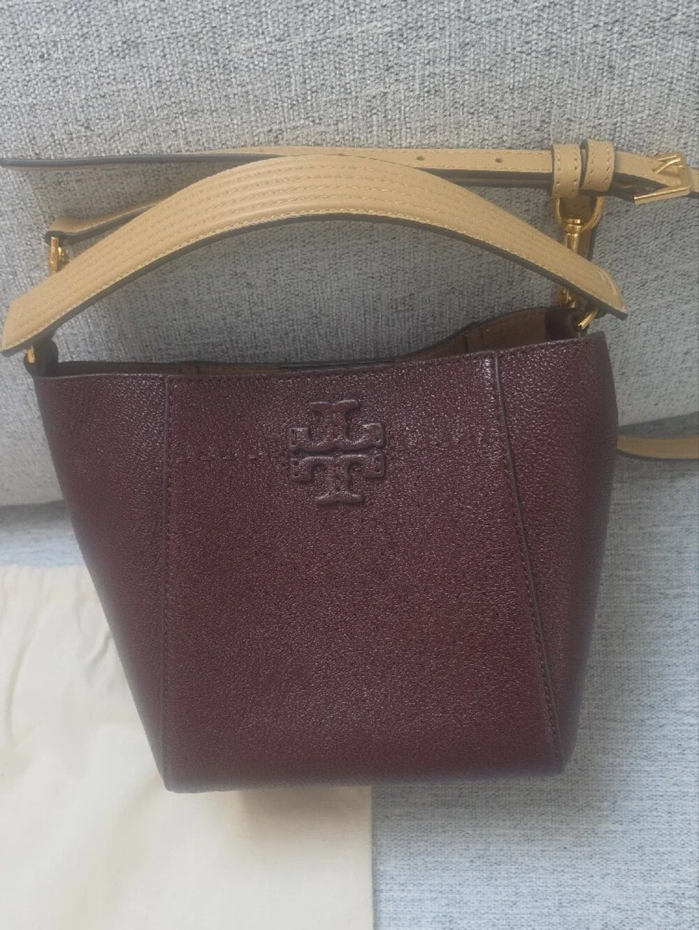 Tory Burch compact pebbled